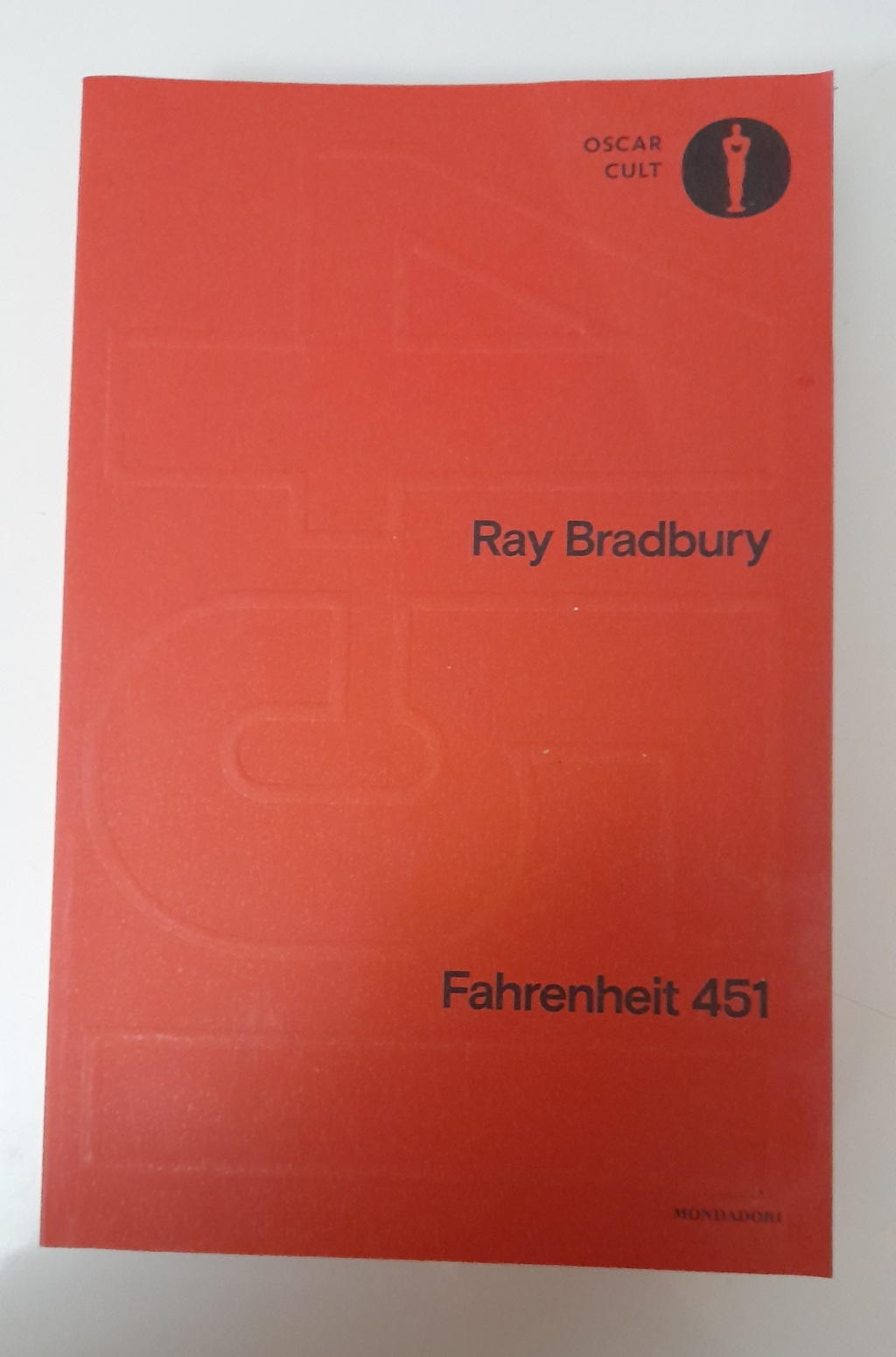 RAY BRADBURY — FAHRENHEIT 451 — Mondadori  Oscar Cult (2023)